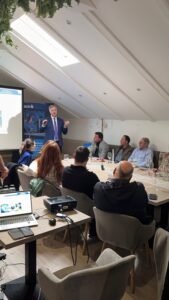 Accesul la bani, mai important decât banii în sine: Smart Business Café, o nouă inițiativă pentru antreprenorii din Botoșani