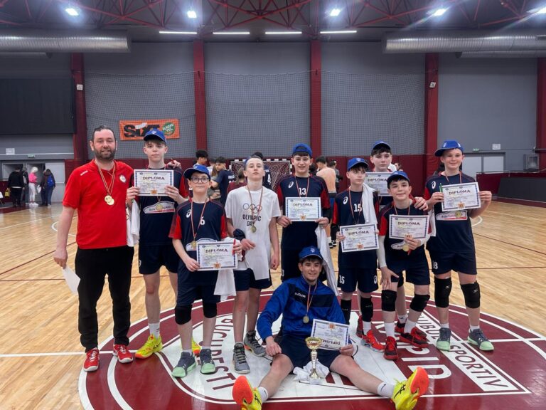 Volei de aur la Botoșani! Elevii Școlii Nr. 13 scriu istorie în sportul școlar