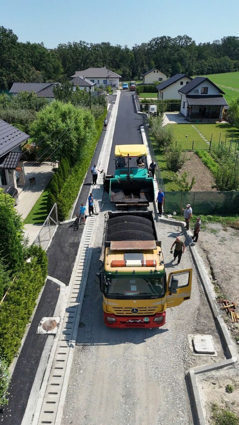 Investițiile continuă în Tulbureni: asfaltul vine și pe strada Crizantemelor