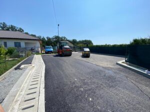 Investițiile continuă în Tulbureni: asfaltul vine și pe strada Crizantemelor