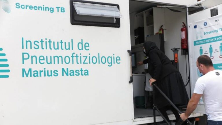 Caravana mobilă pentru screening TB ajunge la Hlipiceni pe 3 septembrie