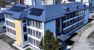FOTO Revoluție în educația din Ștefănești: școlile reabilitate complet, cu panouri fotovoltaice și echipamente smart