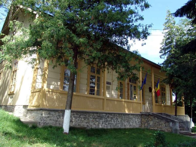 Muzeul „George Enescu” din Dorohoi va fi reabilitat: contract semnat pentru documentația tehnico-economică