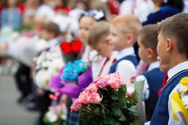 Cătălin Silegeanu: „Educația românească sângerează! Profesorii sunt umiliți, elevii sunt abandonați” Cătălin Silegeanu: „Educația românească sângerează! Profesorii sunt umiliți, elevii sunt abandonați”