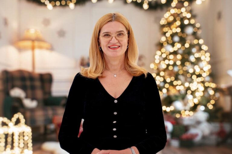 Elisabeta Lipa: ”Să lăsați în urmă poverile anului trecut, să iertați, să mergeți mai departe cu inima ușoară și cu încredere în voi”