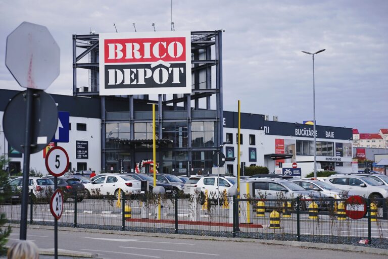 Bricodepot Botoșani își extinde suprafața și parcarea