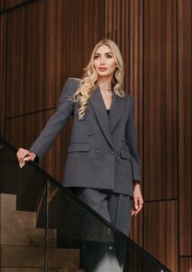 Business și Arhitectură: Adelina Aniculăesei impune brandul „Adelline Interior Design” în marile proiecte din Nordul Moldovei 1 Business și Arhitectură: Adelina Aniculăesei impune brandul „Adelline Interior Design” în marile proiecte din Nordul Moldovei