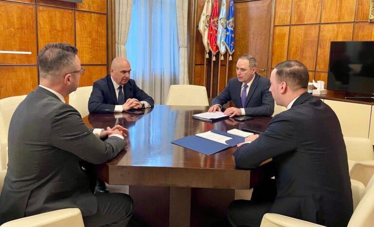 Economia sub asediul scumpirilor: Alexandrin Moiseev mizează pe echilibrul premierului Ilie Bolojan în gestionarea prețurilor la pompă