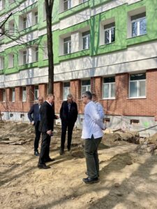 Modernizare de milioane de euro la Maternitate prin PNRR. Constantin Bursuc anunță și un parc pentru mămici și familii