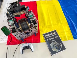 Un gigant din industria cărnii sponsorizează o echipă de robotică a unui liceu din Botoșani pentru a merge la o competiție în SUA