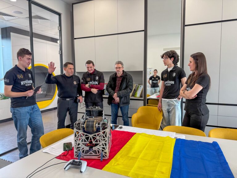 Un gigant din industria cărnii sponsorizează o echipă de robotică a unui liceu din Botoșani pentru a merge la o competiție în SUA