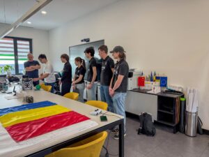 Un gigant din industria cărnii sponsorizează o echipă de robotică a unui liceu din Botoșani pentru a merge la o competiție în SUA