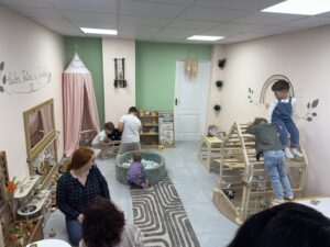 S-a deschis Culori Texturi și Zâmbete, primul spațiu senzorial pentru copii de până la 3 ani