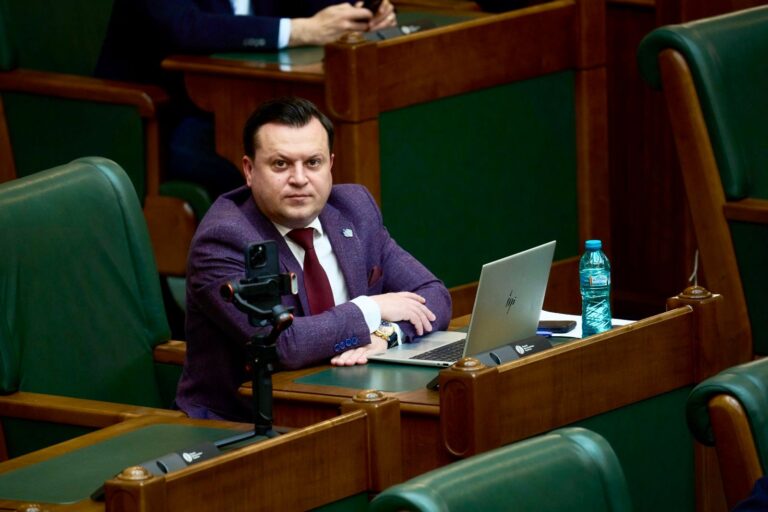 Cătălin Silegeanu: „Guvernul Bolojan a prăbușit industria românească”