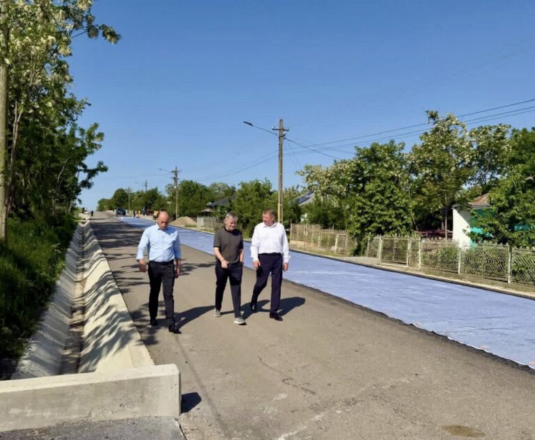 Iftime și Bursuc, pe șantierul DJ 293: asfalt, poduri reabilitate și stații de autobuz noi între Mileanca și Coțușca