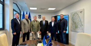 Iftime și Bursuc, alături de cinci primari, au semnat documentul care pune bazele dezvoltării economice a județului Botoșani