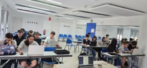 15 elevi de la „Laurian” Botoșani, stagiu de programare în Malaga prin Erasmus+. Au creat aplicații și jocuri în Unity
