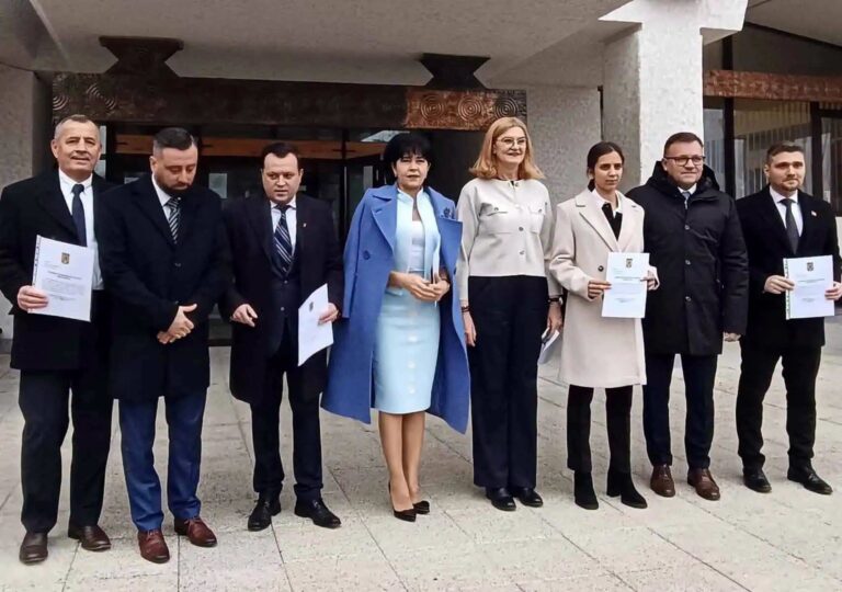 Senatorul Ovidiu Jitaru, apel către colegii parlamentari de Botoșani: „Știți ce-și doresc oamenii cu adevărat?” Senatorul Ovidiu Jitaru, apel către colegii parlamentari de Botoșani: „Știți ce-și doresc oamenii cu adevărat?”