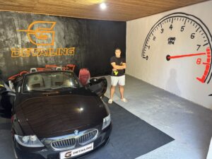 Era în clasa a X-a când a început detailing auto. Acum vrea să se extindă în Iași și visează la un hub