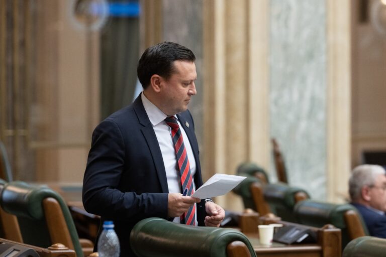 Cătălin Silegeanu: „Guvernul Încetișor prelungește șantierul pentru 4 unități medicale din Botoșani”
