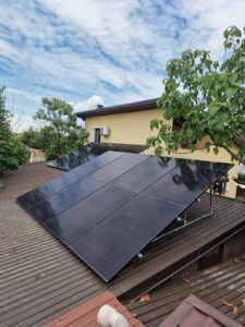 Cum să scapi de grija facturilor la energie: Onisim Energy montează panouri și baterii în toată țara