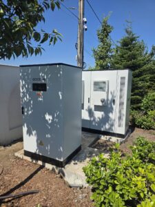 Cum să scapi de grija facturilor la energie: Onisim Energy montează panouri și baterii în toată țara