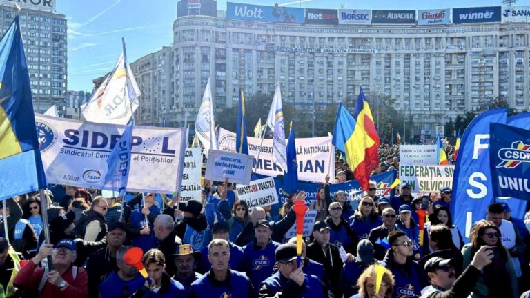 Sindicatele cer tuturor pardidelor parlamentare angajament scris că nu vor vota Legea salarizării. Grevă și miting de 50.000 persoane