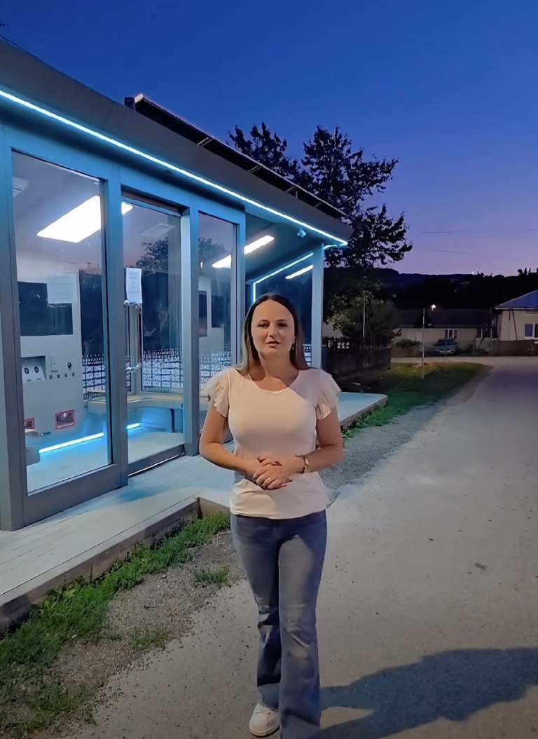 Stații inteligente de transport, instalate în comuna Mihai Eminescu: Wi-Fi, USB și supraveghere video pentru locuitori