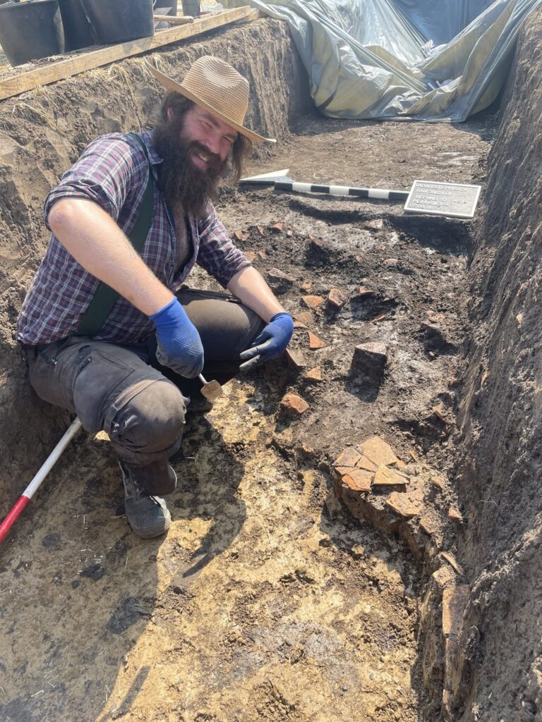 Cea mai mare așezare Cucuteni descoperită vreodată în România se află în județul Botoșani Cea mai mare așezare Cucuteni descoperită vreodată în România se află în județul Botoșani