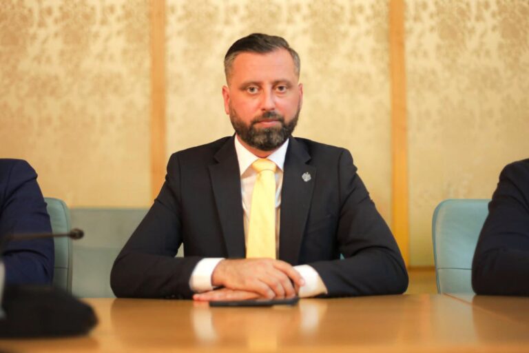 Scântei în PNL. Deputatul Moiseev, replică dură pentru o colegă de partid: „V-ați baricadat în partid și nu ați lăsat loc pentru alții”